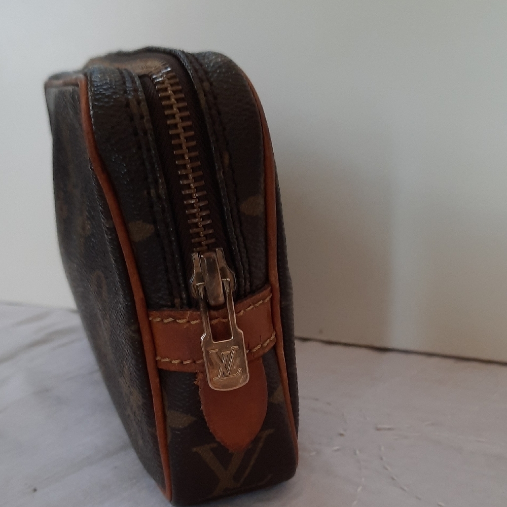 Louis Vuitton Brown Monogram Clutch - Picture 2 of 14